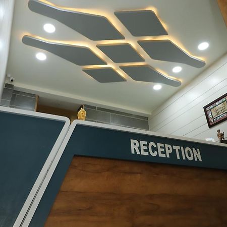 Hotel Dolphin Residency Pātan المظهر الخارجي الصورة