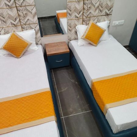 Hotel Dolphin Residency Pātan المظهر الخارجي الصورة