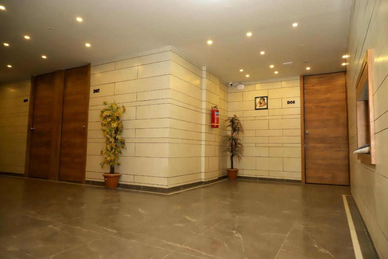Hotel Dolphin Residency Pātan المظهر الخارجي الصورة