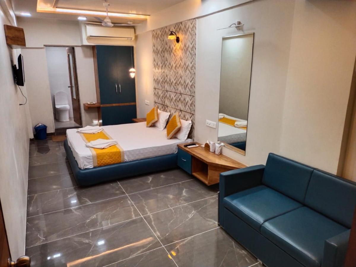 Hotel Dolphin Residency Pātan المظهر الخارجي الصورة