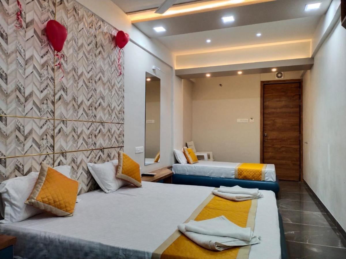 Hotel Dolphin Residency Pātan المظهر الخارجي الصورة