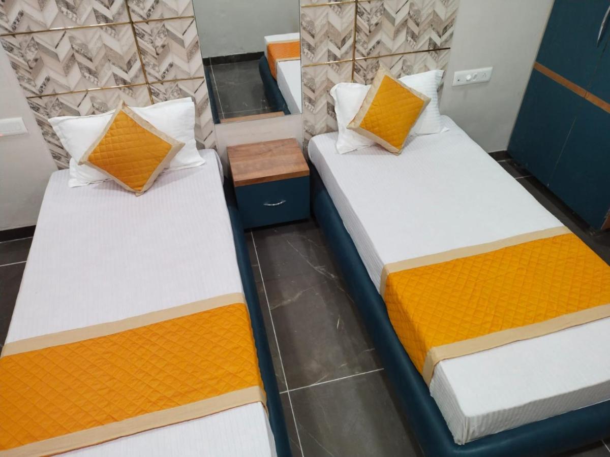 Hotel Dolphin Residency Pātan المظهر الخارجي الصورة