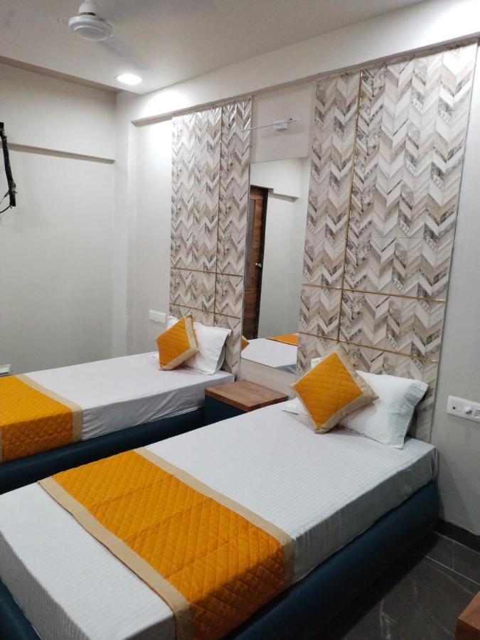Hotel Dolphin Residency Pātan المظهر الخارجي الصورة